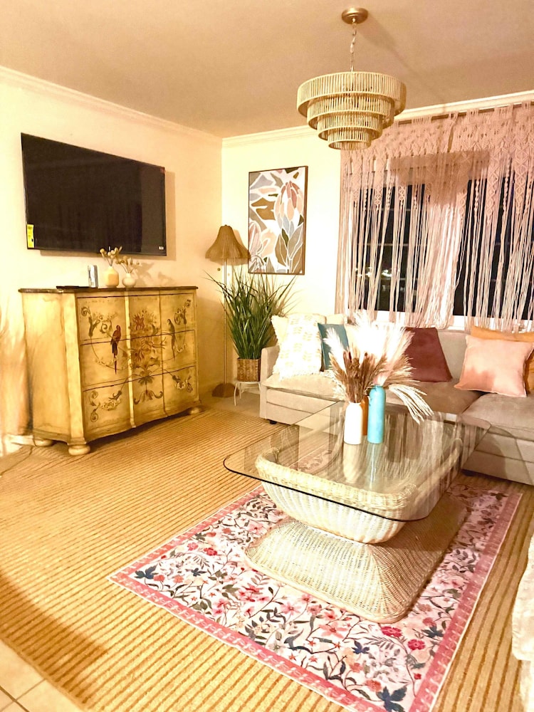 Brand New Coral Reef Suite Located in Paradise Island Estate