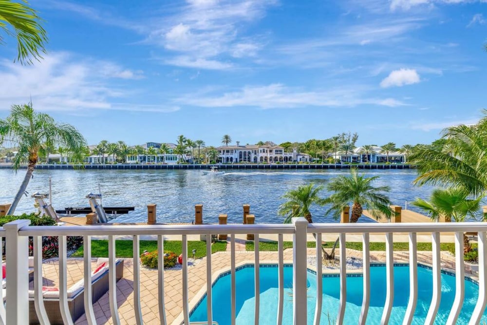 Serenity Villa Water Front