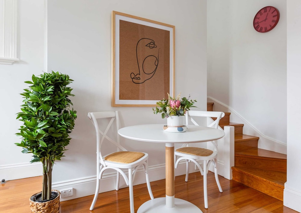 Explore Sydney Staying in Perfect Located Studio