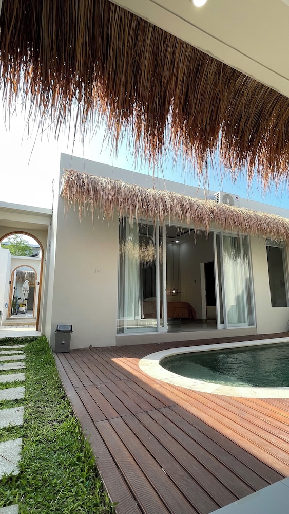 Queen Villa by Betterplace