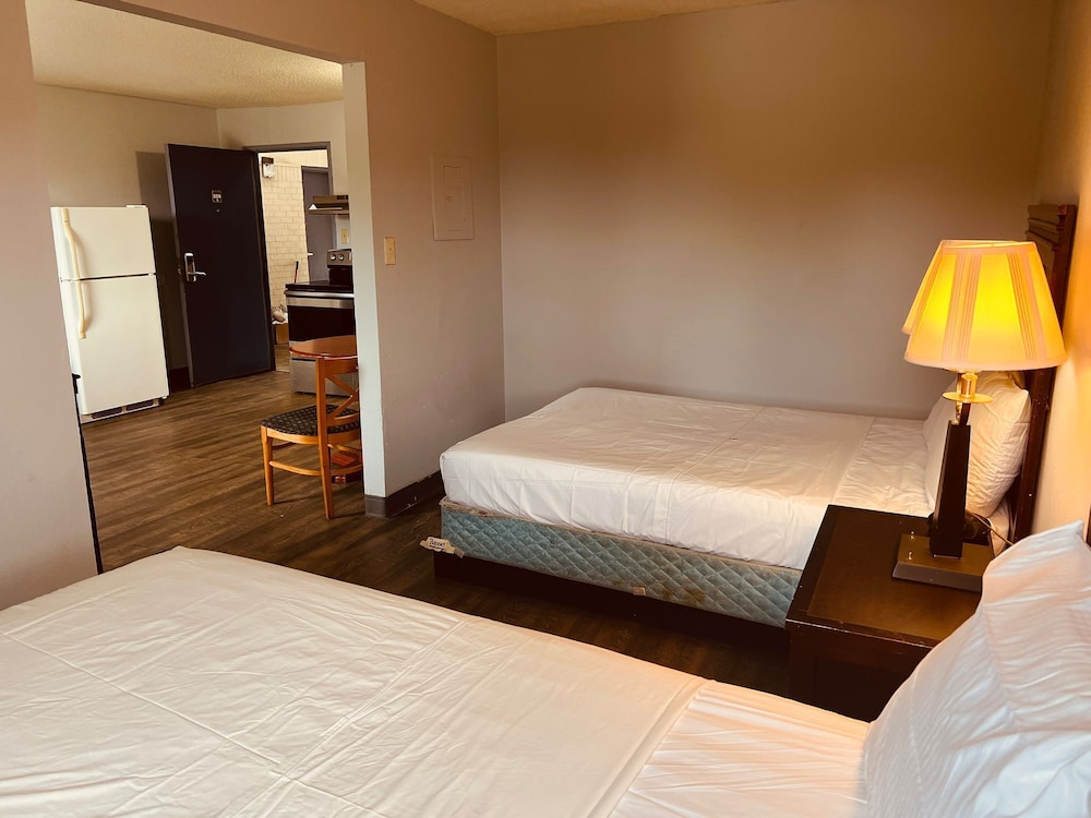 Palace Inn & Suites - Newport News/Jefferson Ave