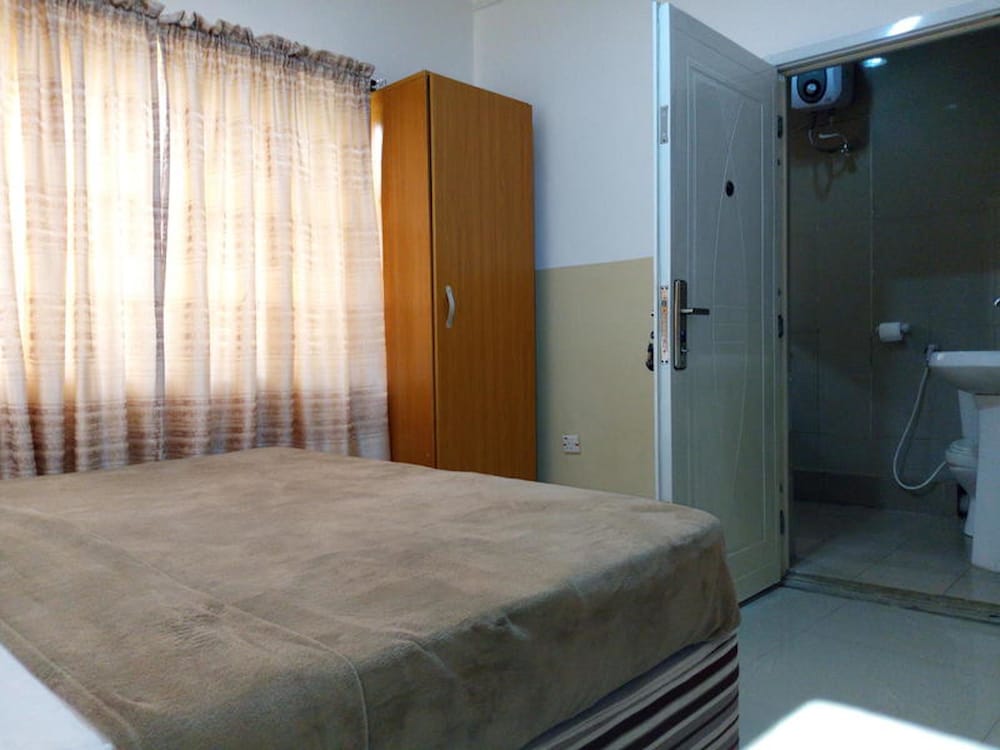 Link Majestic B2 Suites and Hotel view 3