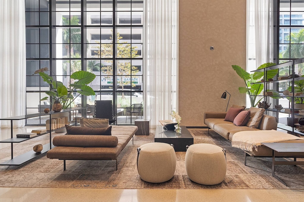 Penthouse 1BR Breathtaking City & Water Views