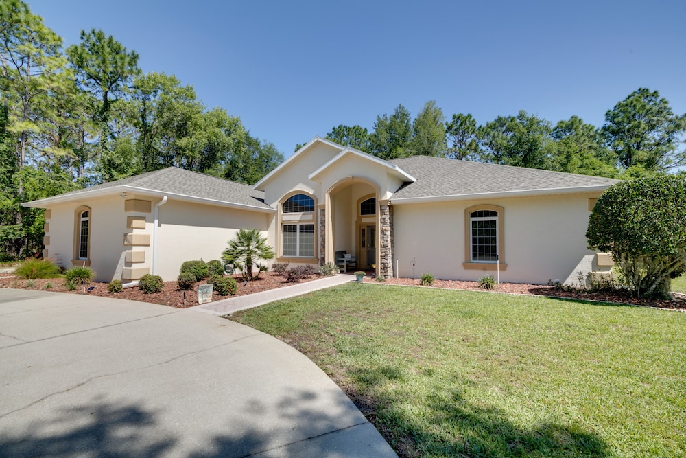 'simplicity' Citrus Springs Home ~ 4 Mi to Rivers!