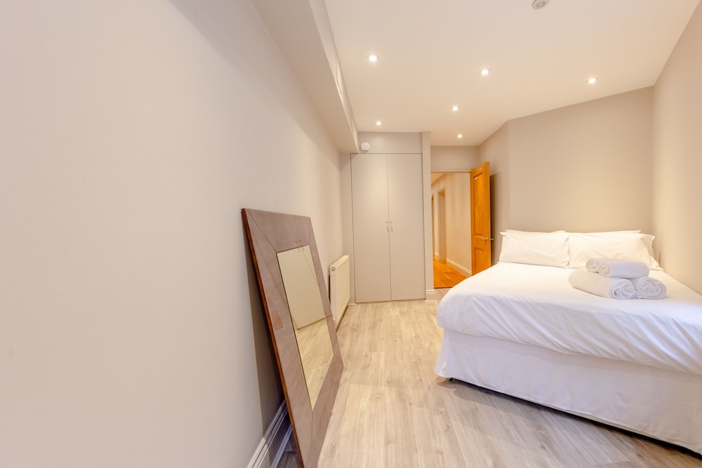 Central 2 Bedroom Flat Near Hyde Park