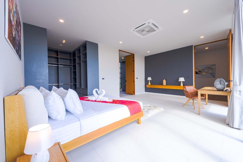 Luxury 5 Bedroom Pool Villa KH-C1