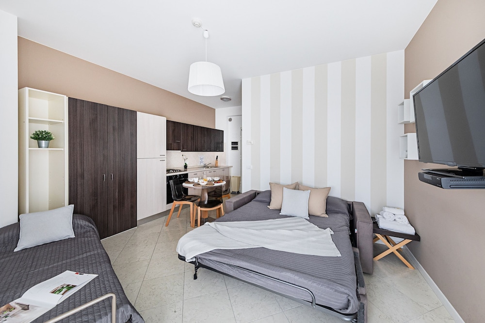 Residenza Miralago - 16 Domitilla - Locazione BK