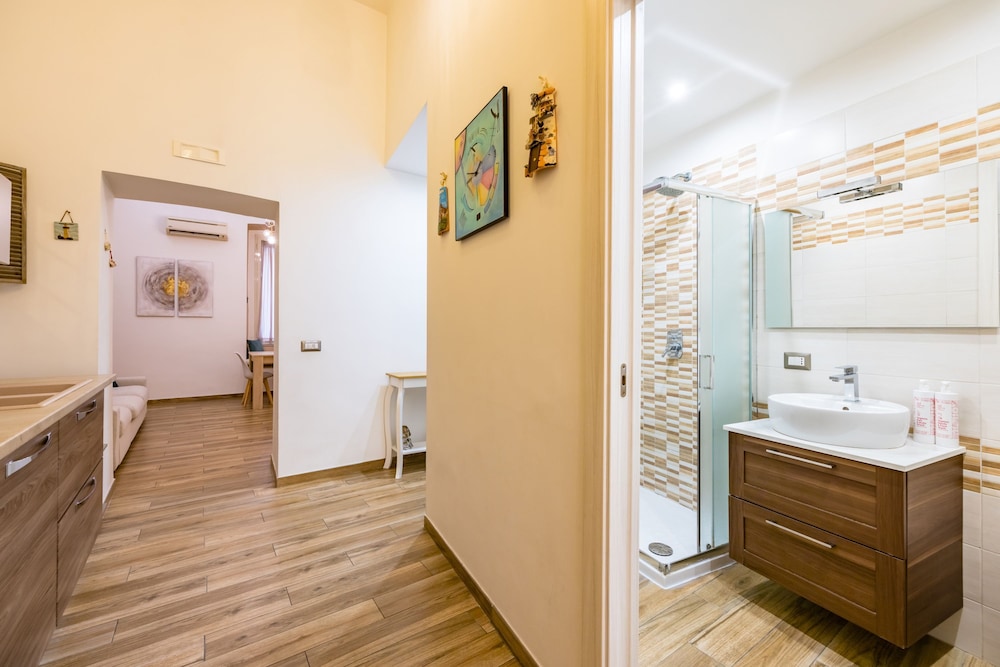 Carlo III Apartment by Wonderful Italy
