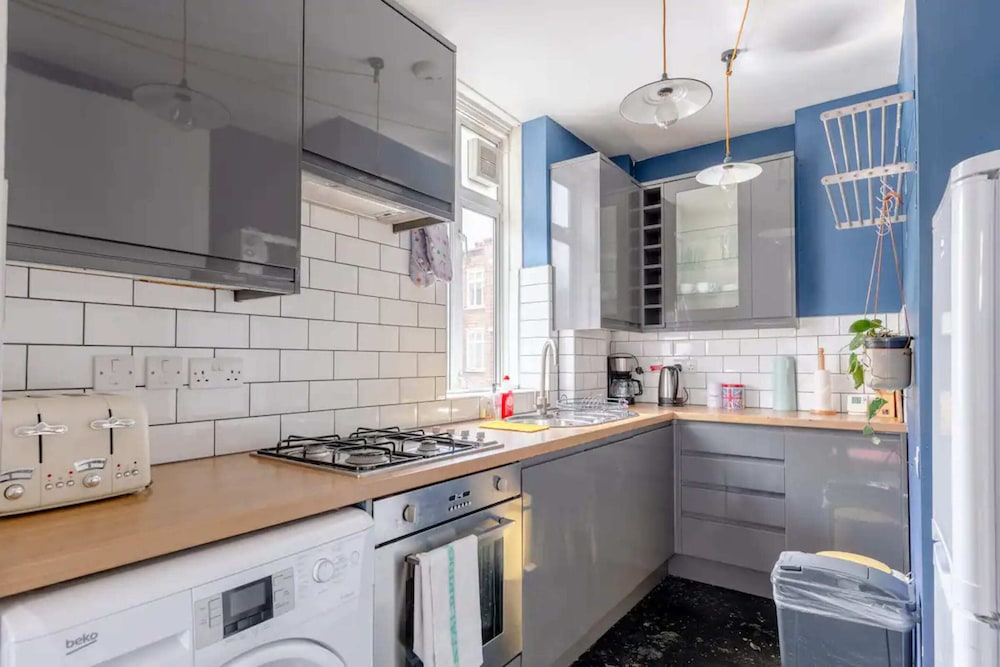 Bright & Spacious 2BD Flat - Hackney