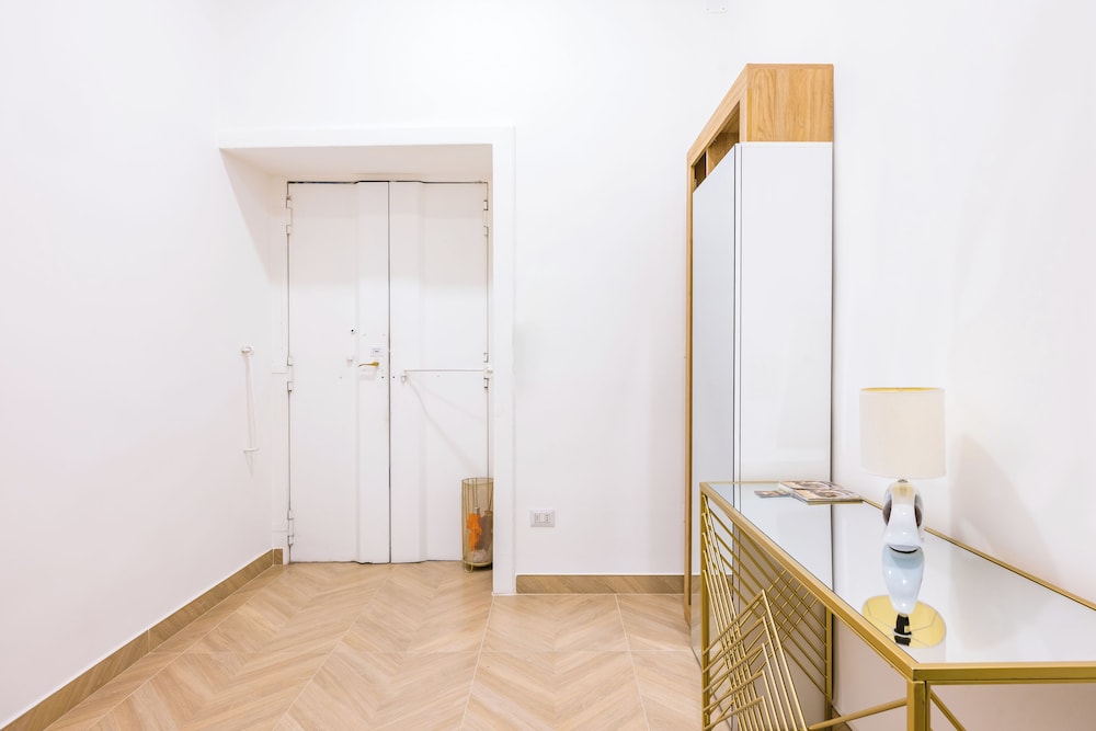 Essentia Home