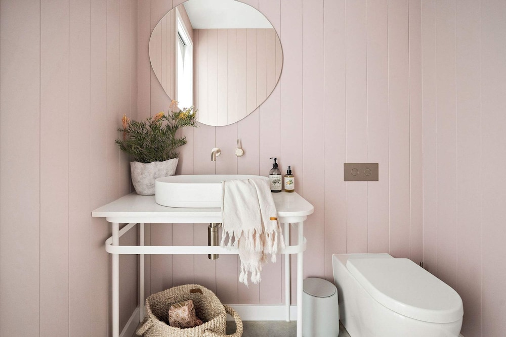 Rubus Pink Berry - by Linnaeus Collection