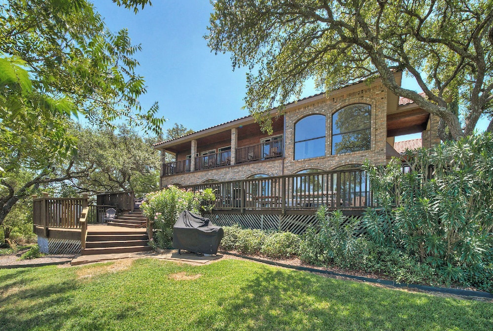 Upstay -10 Waterfront Mansion with Jetty