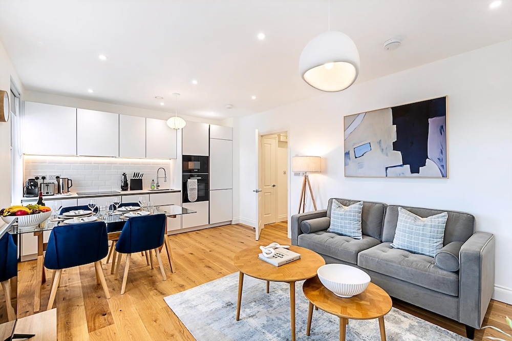 Upscale & Serene Getaway - Prime Chelsea Location!