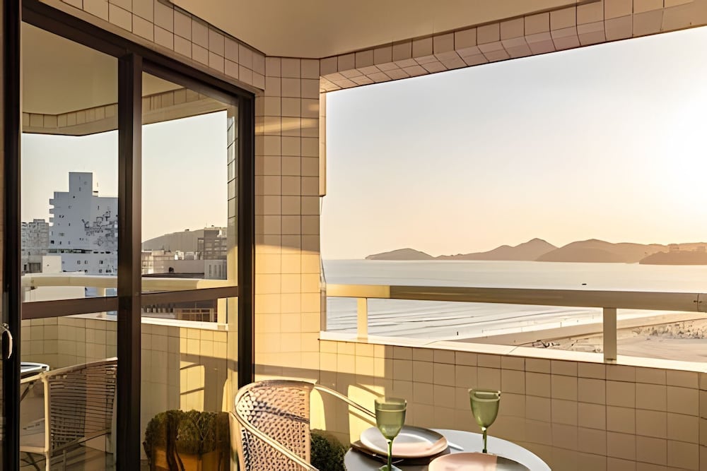 Flat beira-mar com piscina na cobertura