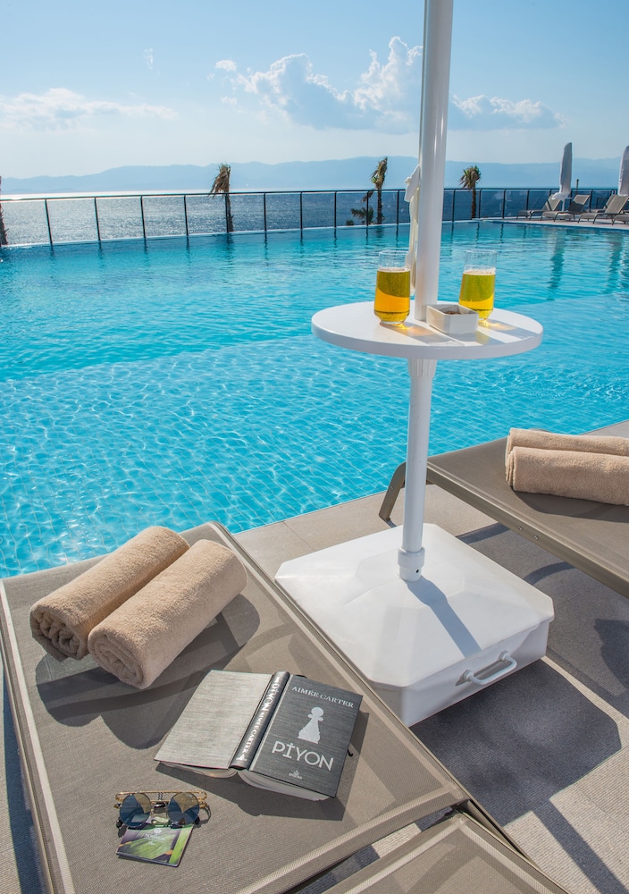 The Nowness Luxury Hotel & Spa - Image 20