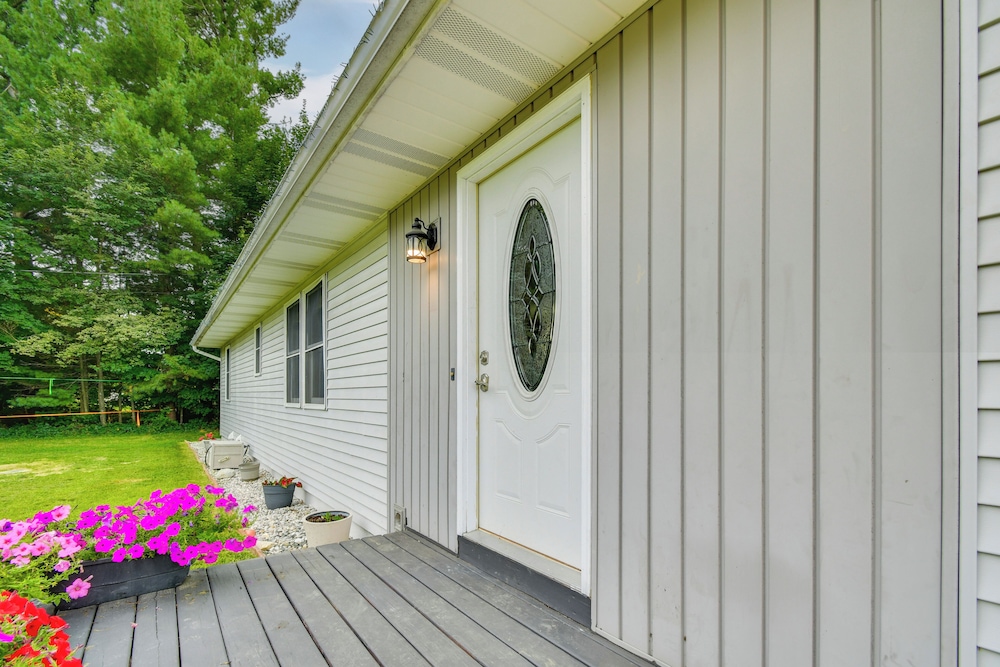 2 Mi to Turtle Creek Casino: Home w/ Game Room!