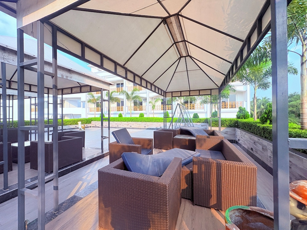 Hotel Jairam Way Bay