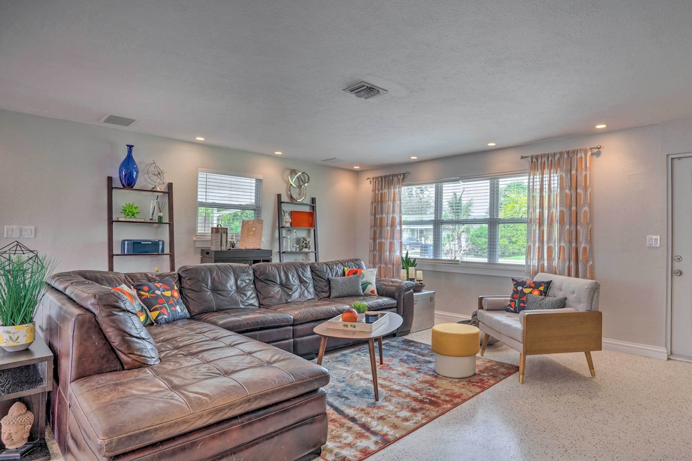 Colorful Fort Myers Home w/ Sunroom & Patio!