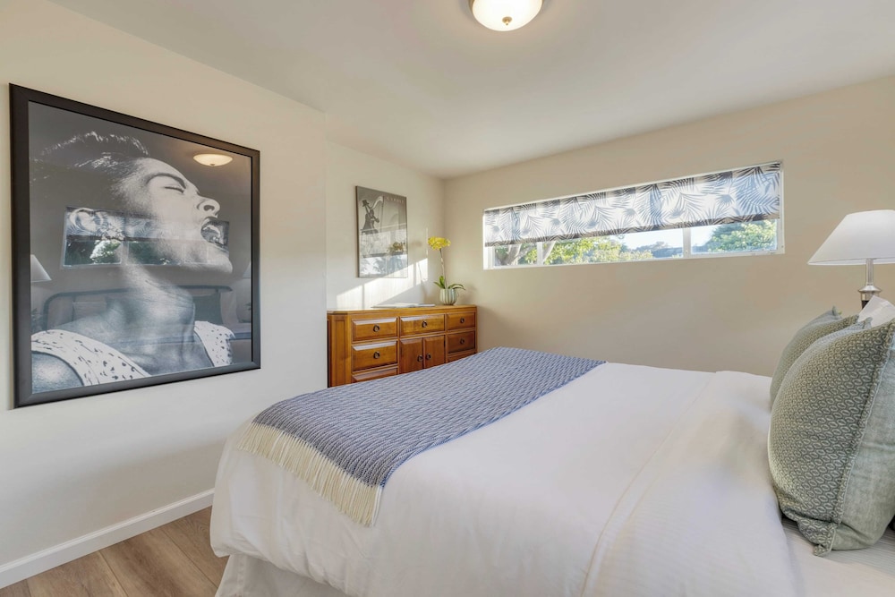 Hummingbird Haven by Avantstay Dog-friendly, Near the Beach, Huge Yard+hot Tub
