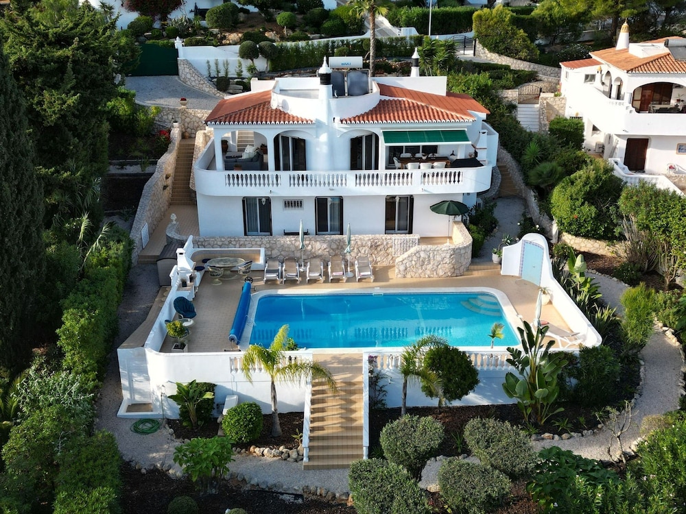 Toupeira Wonderful Well Furnished Villa