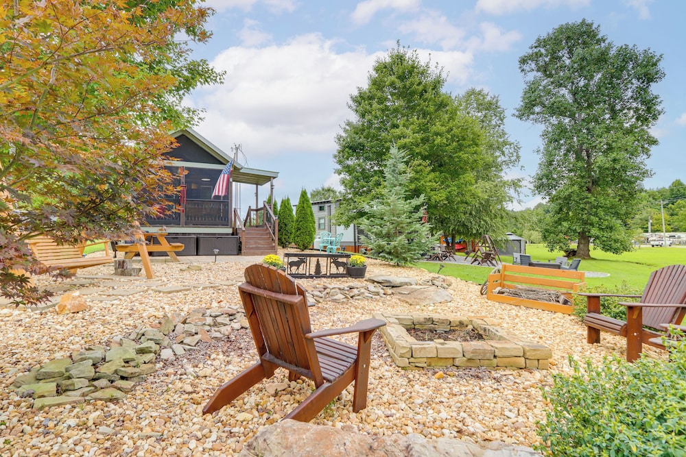 1 Mi to Tank Town Usa: Tiny Home w/ Pool Access!
