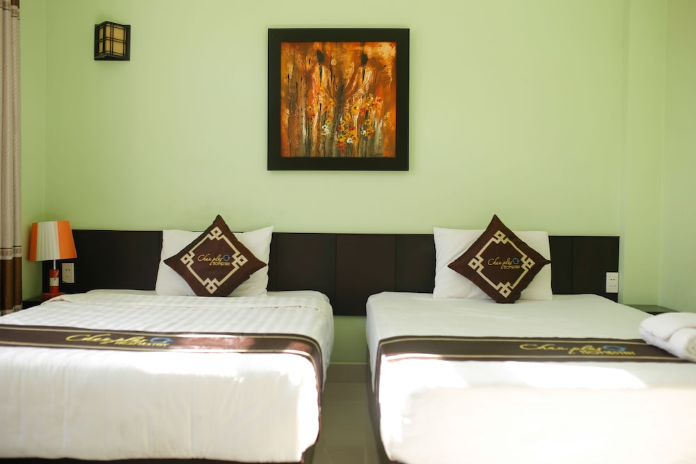 Chau Plus Homestay