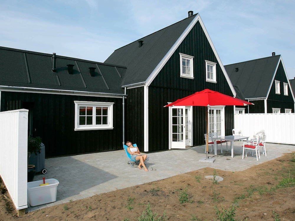 6 Person Holiday Home in Blokhus-by Traum