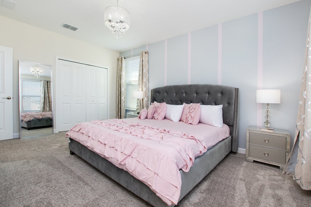 Champions Gate Resort 6 Bdrm Home