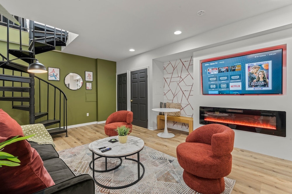 Old City 2 BR Near Historic Sites
