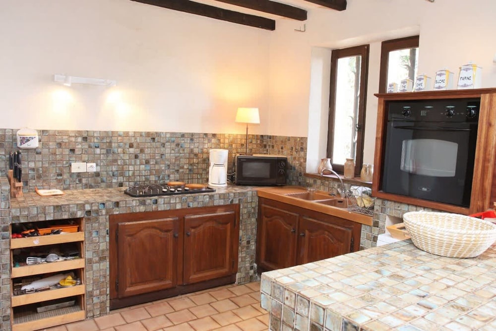 La Familiale - Proven al House With Swimming Pool and Breathtaking View of Gordes