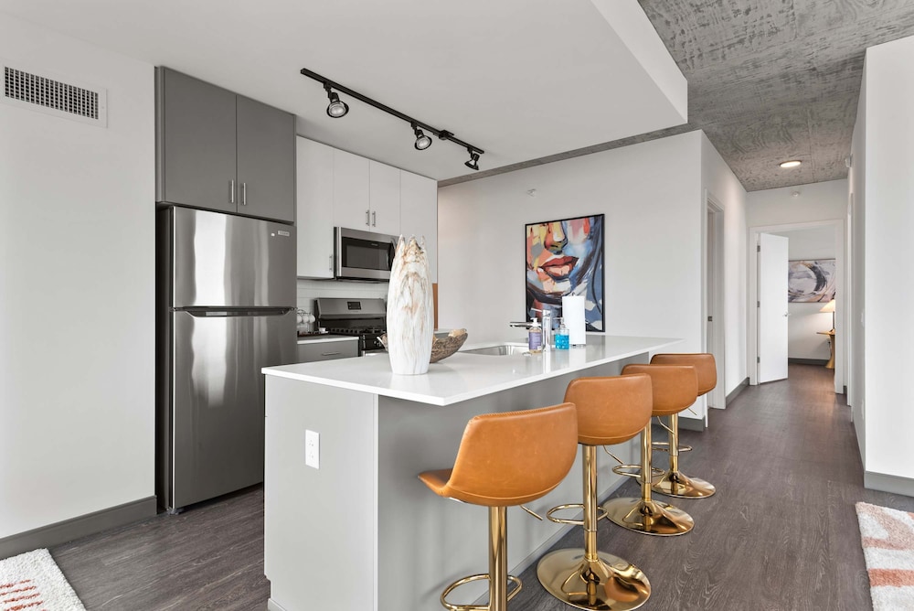 Design Views in Fulton Market The Frame