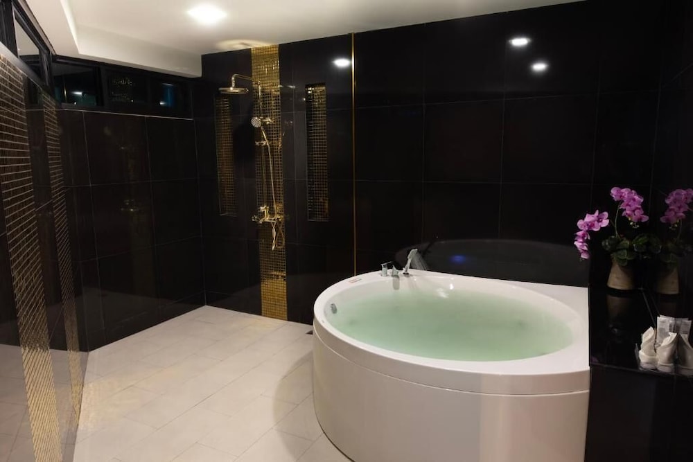 Holatel Hotel Phitsanulok