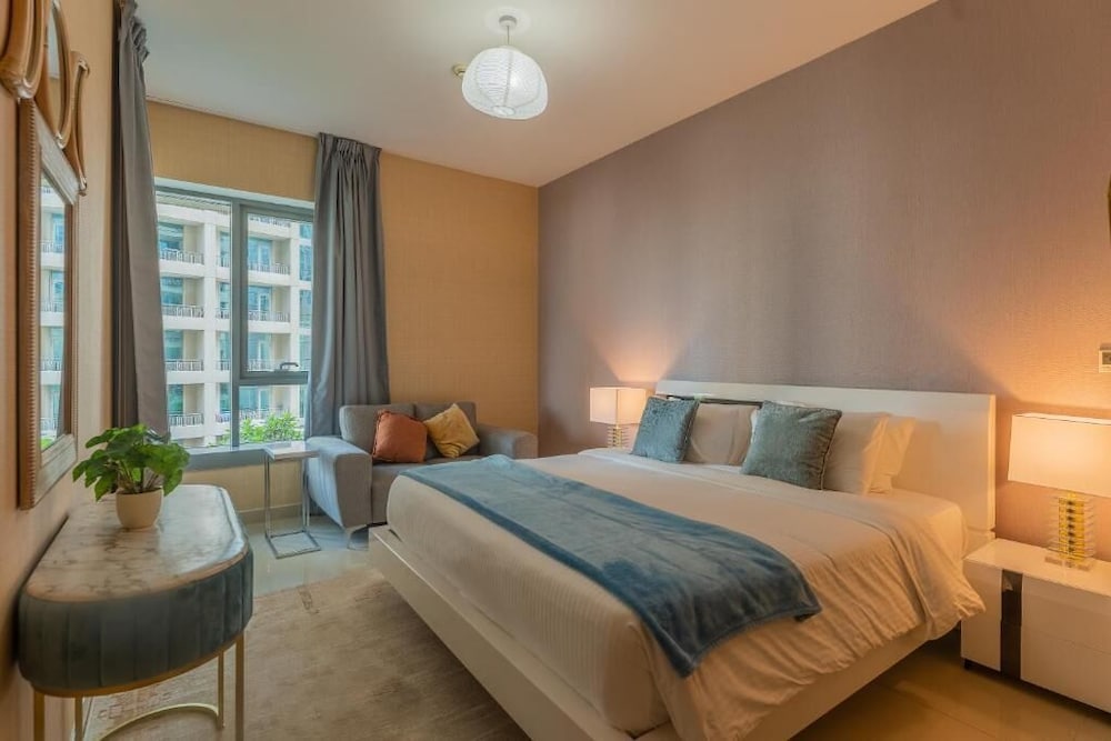 BellaVista-Exuberant-1BR- Fountain Views