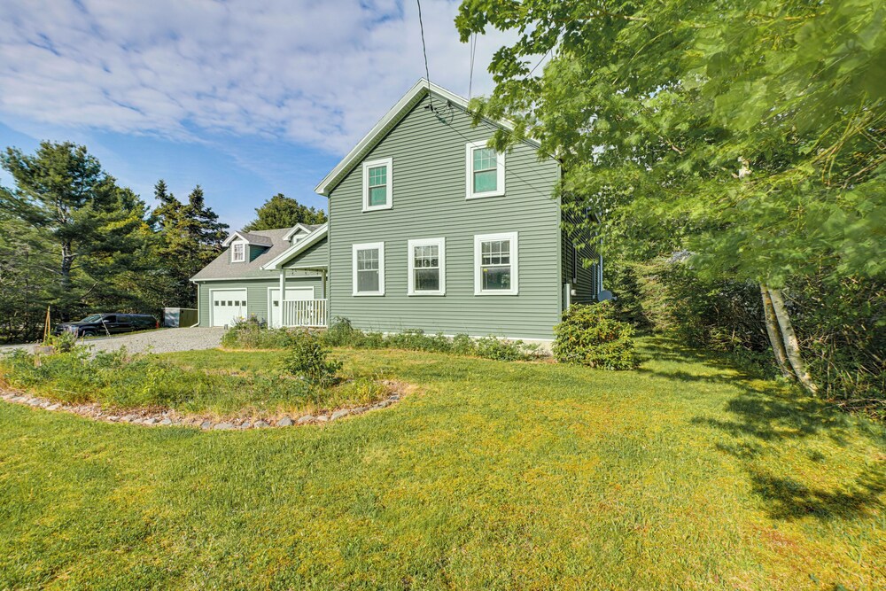 1 Mi to Acadia National Park: Spacious Retreat!
