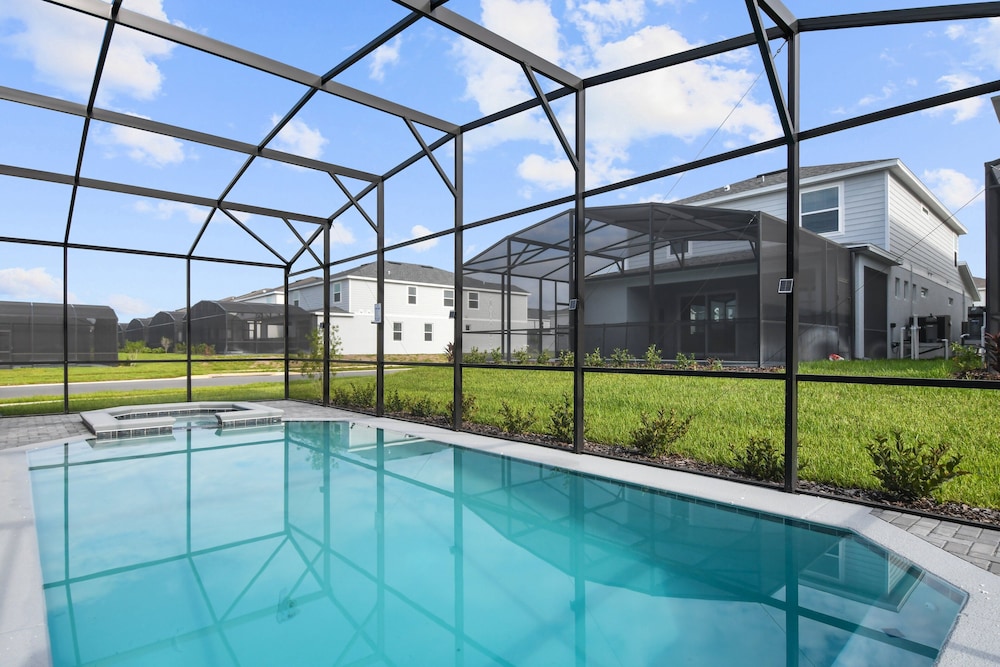Modern Resort Home w/ Pool, Spa & Arcade Access