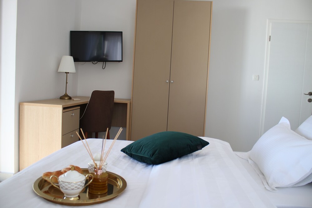 Royal Villa 2 view 2