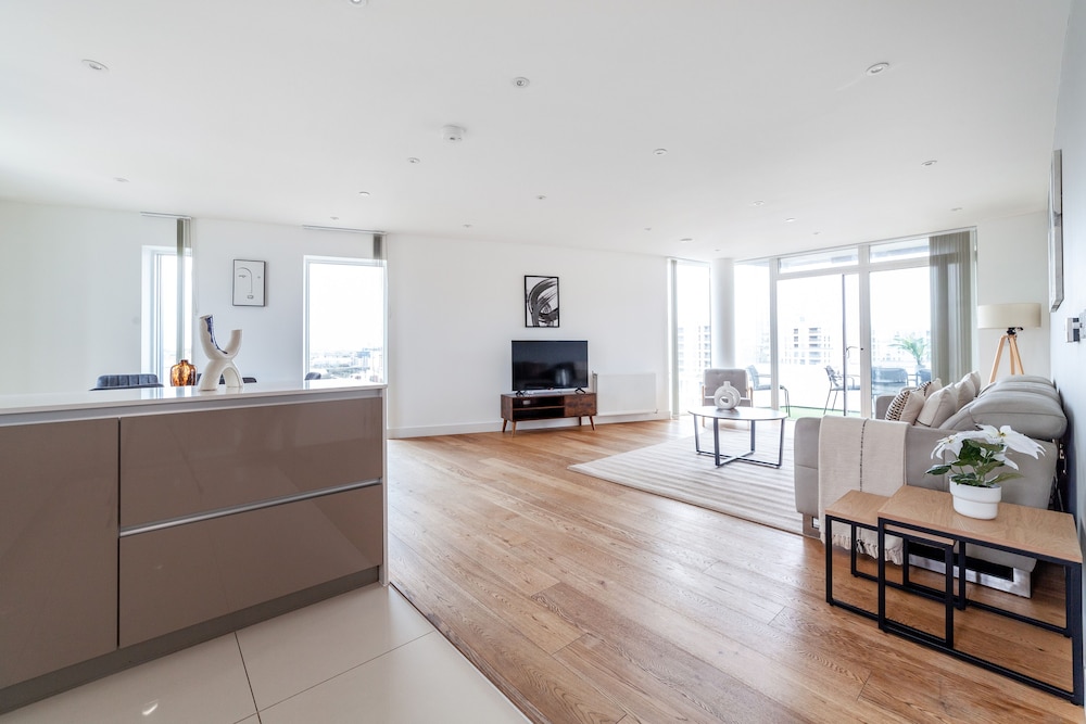 The Thames Collection