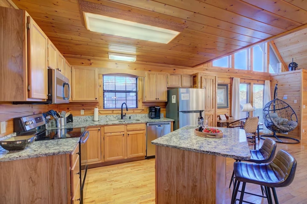 All Ya Need 4 Bedroom Cabin