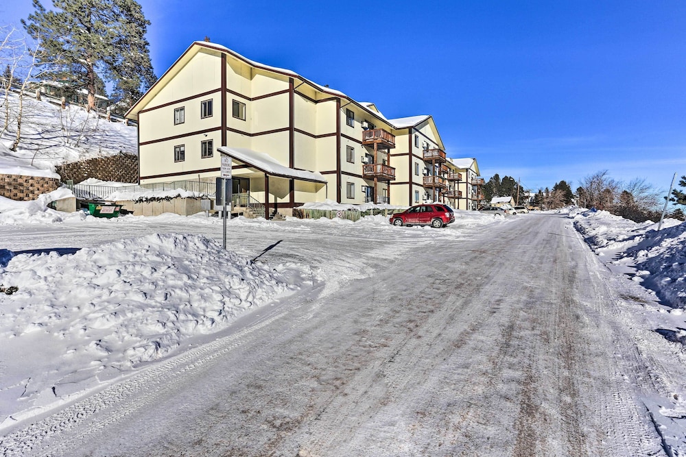 Walkable Lead Condo: 5 Mi to Terry Peak Ski Area! view 5