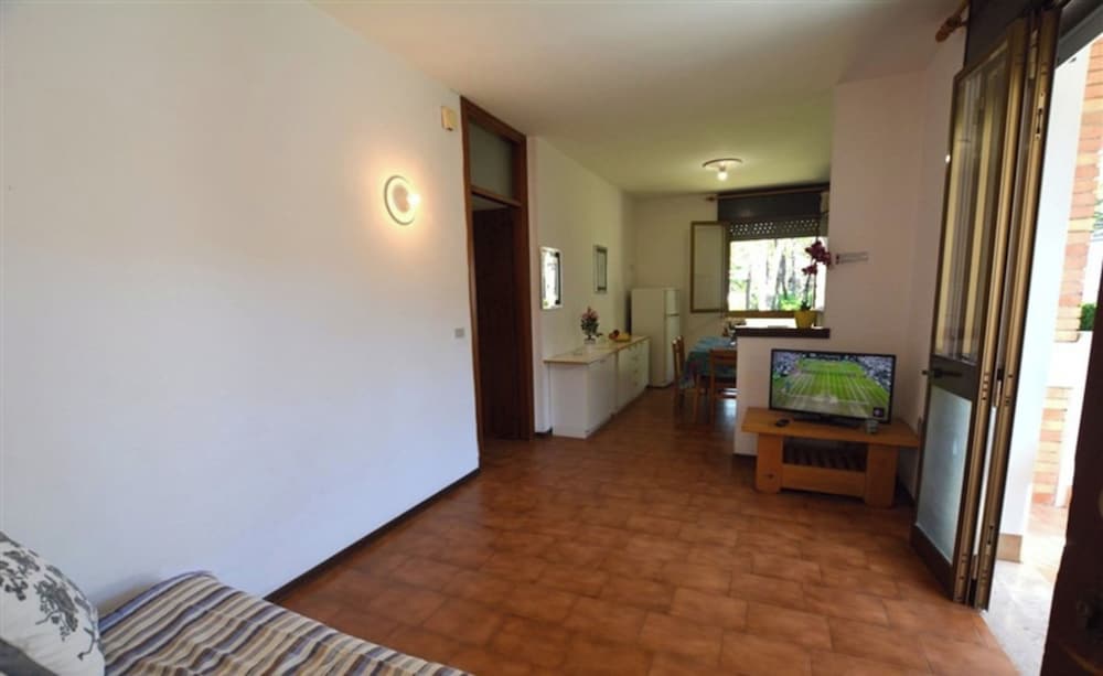 Comfortable Flat With Balcony for 9 Guests in Lignano Sabbiadoro