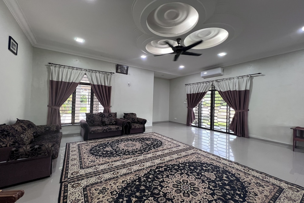 Nurbayu Villa (3 and 4 bedroom Villa) Kemaman