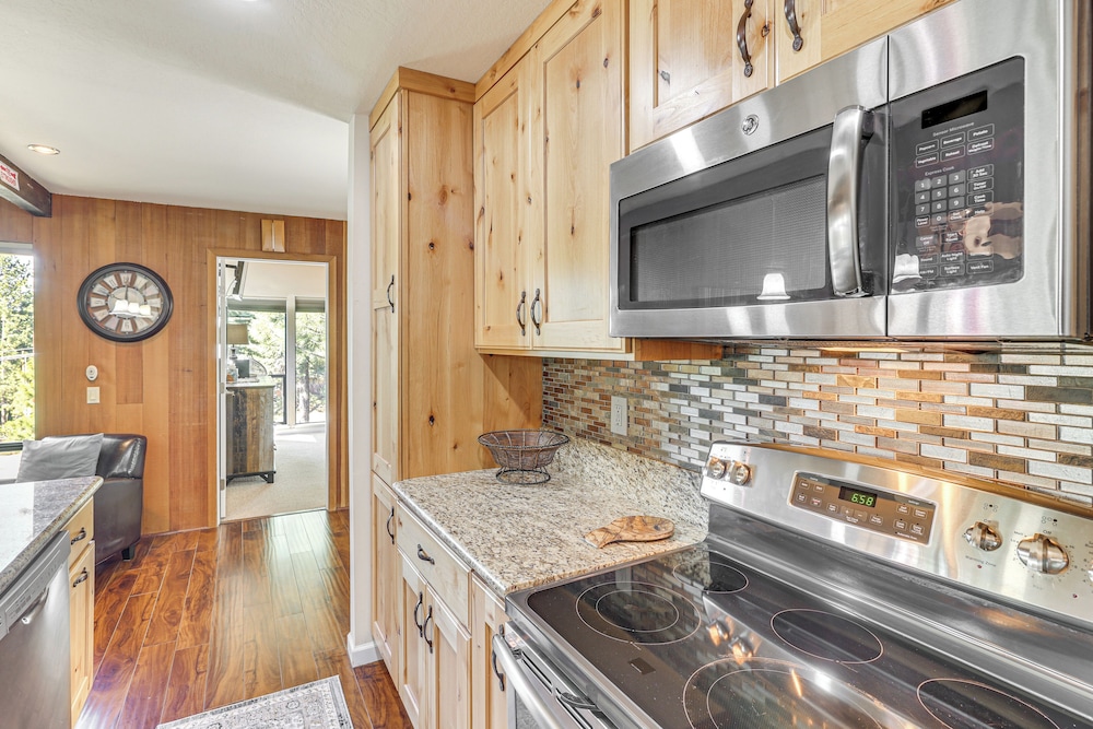 5 Mi to Northstar Resort! Multi-level Family Condo