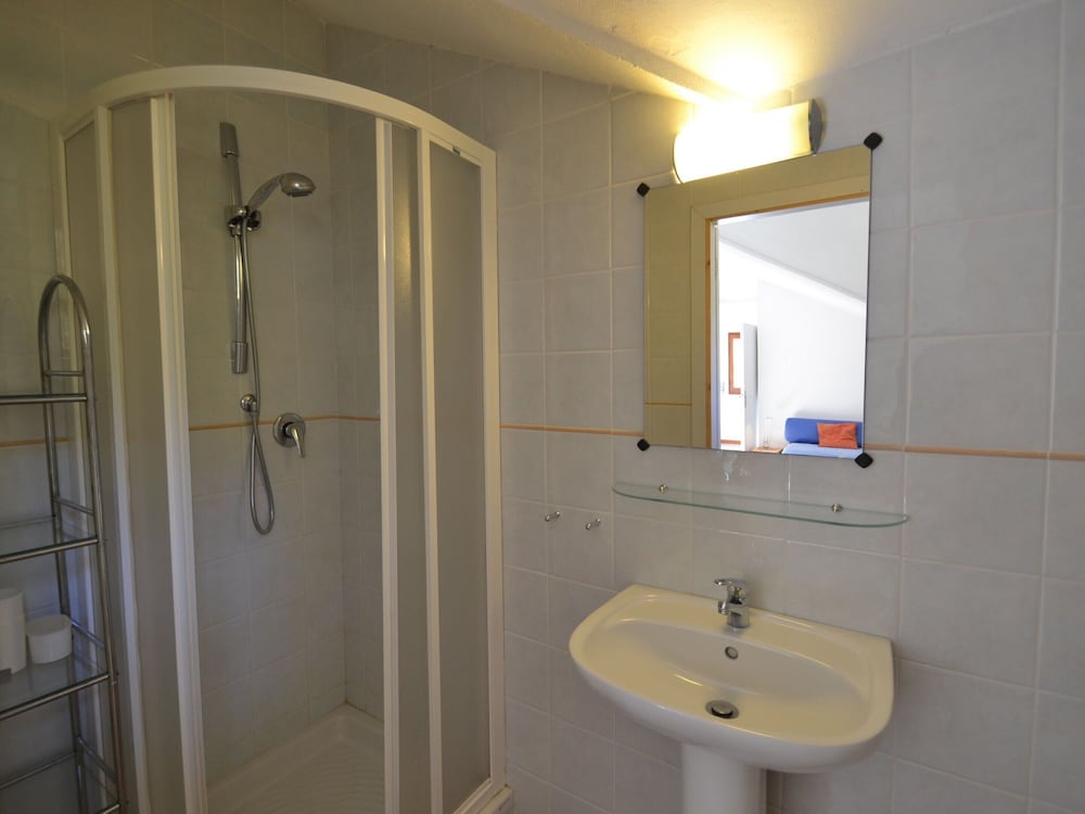 Modern Poolside Home in Pescia photo 5