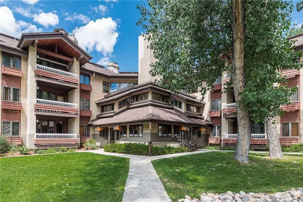 1310 Trappeur's Lodge, Trappeur's Crossing Apartment 3