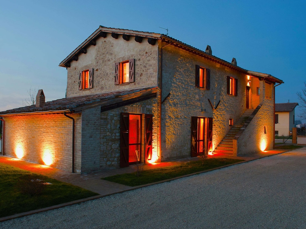Swim, Savor, and Stroll in Umbria view 2