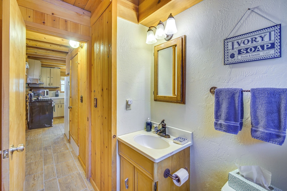 Crestline Area Vacation Rental Cabin w/ Decks!