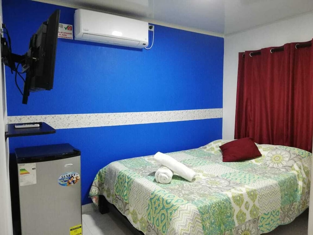 Hostal Cabañas 7 Colores view 3
