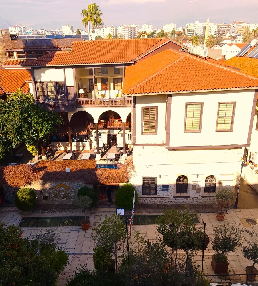 Superb Flat with Calm Balcony - REYHAN