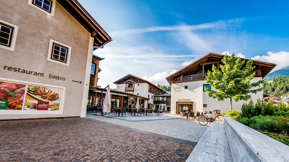 Zin Senfter Residence