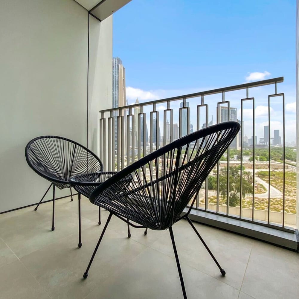 Silkhaus Modern Chic in New Tower Pool Gym